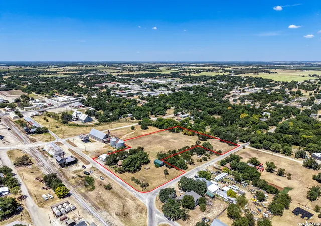 Photo 2 of Single family home for sale at 509 E Almante Ave, De Leon, TX 76444 | MLS# 2016030 | Listing updated on 2026-09-15