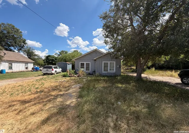 Photo 2 of Single family home for sale at 527 Boone St, Uvalde, TX 78801 | MLS# 2016033 | Listing updated on 2026-09-23