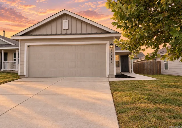 Photo 2 of Single family home for sale at 10742 Giacconi Dr, Converse, TX 78109 | MLS# 2016034 | Listing updated on 2026-09-22