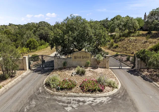 Photo 1 of Sale Pending at 108 Hollow Spgs, Boerne, TX 78006 | MLS# 2016041 | Listing updated on 2026-10-08