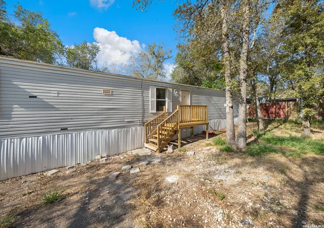 Photo 2 of Single family home for sale at 4514 Indian Springs Dr, Elmendorf, TX 78112 | MLS# 2016044 | Listing updated on 2026-09-29