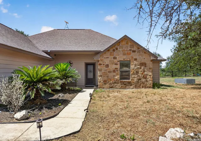 Photo 2 of Single family home for sale at 555 Cimarron Sq, Poteet, TX 78065 | MLS# 2016076 | Listing updated on 2026-09-22