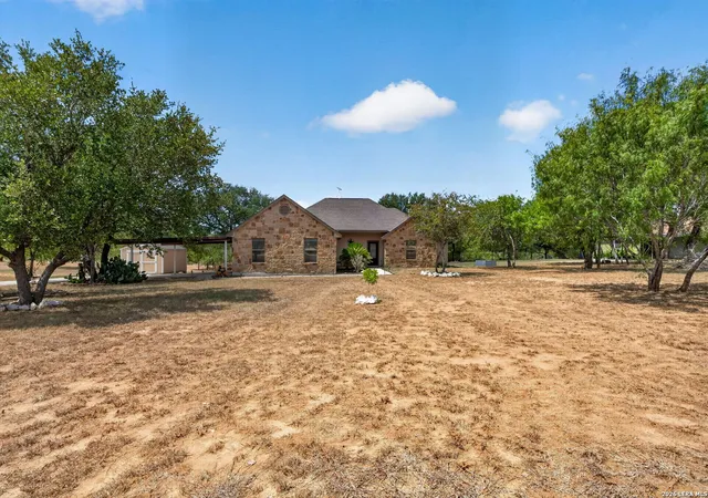 Photo 3 of Single family home for sale at 555 Cimarron Sq, Poteet, TX 78065 | MLS# 2016076 | Listing updated on 2026-09-22