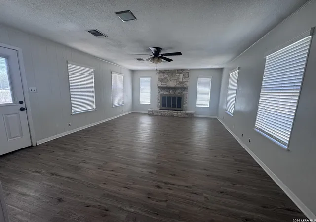 Single family home for sale at 303 Dry Holw Rd, La Vernia, TX 78121 | MLS# 2016081 | Listing updated on 2026-10-07