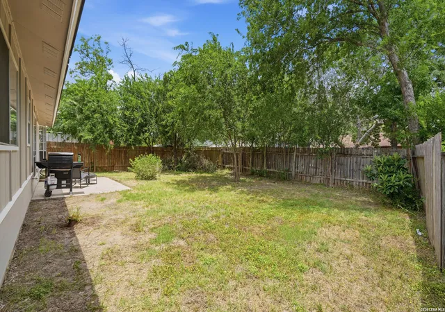 Photo 4 of Single family home for sale at 5938 Hidden Boulder St, San Antonio, TX 78250 | MLS# 2016084 | Listing updated on 2026-09-22
