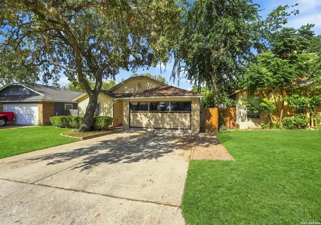 Photo 2 of Single family home for sale at 6203 Ridge Oak, San Antonio, TX 78250 | MLS# 2016087 | Listing updated on 2026-09-26
