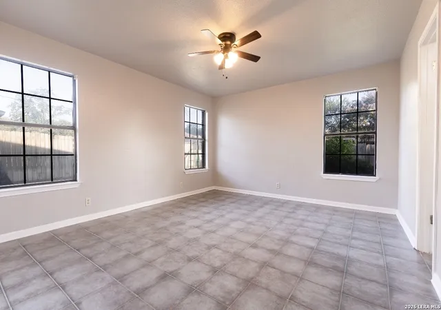 Photo 3 of Single family home for sale at 302 Bain Dr, Devine, TX 78016 | MLS# 2016105 | Listing updated on 2026-09-22