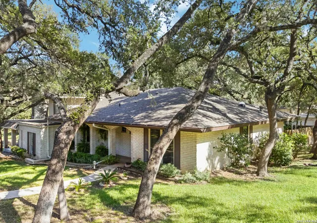 Photo 2 of Condo for sale at 3246 Castledale Dr #27, San Antonio, TX 78230 | MLS# 2016110 | Listing updated on 2026-09-22