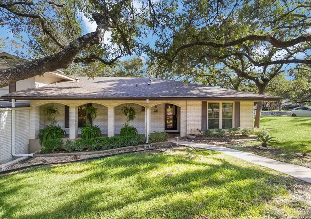 Photo 3 of Condo for sale at 3246 Castledale Dr #27, San Antonio, TX 78230 | MLS# 2016110 | Listing updated on 2026-09-22