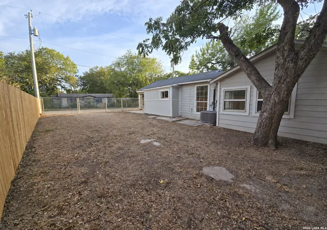 Photo 3 of Single family home for sale at 772 4th Street, Seguin, TX 78155 | MLS# 2016114 | Listing updated on 2026-10-05