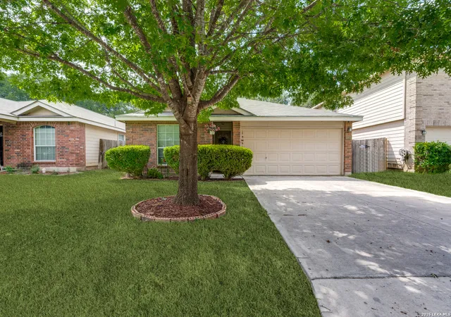 Photo 1 of Sale Pending at 15822 Manes Grv, San Antonio, TX 78247 | MLS# 2016121 | Listing updated on 2026-09-30
