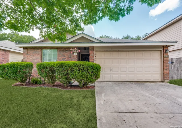 Photo 2 of Sale Pending at 15822 Manes Grv, San Antonio, TX 78247 | MLS# 2016121 | Listing updated on 2026-09-30