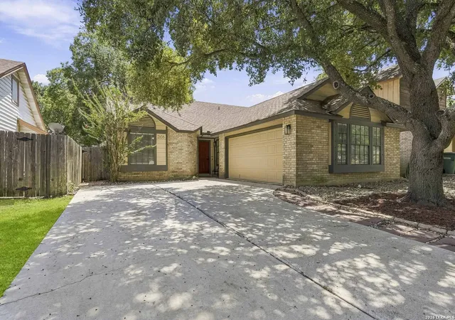 Photo 3 of Single family home for sale at 2106 River Holw Dr, San Antonio, TX 78232 | MLS# 2016126 | Listing updated on 2026-09-22