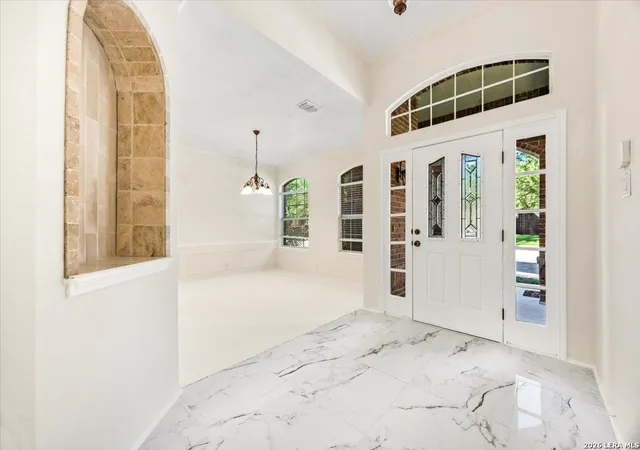 Photo 3 of Single family home for sale at 30 Amber Frst, Hollywood Park, TX 78232 | MLS# 2016177 | Listing updated on 2026-09-23