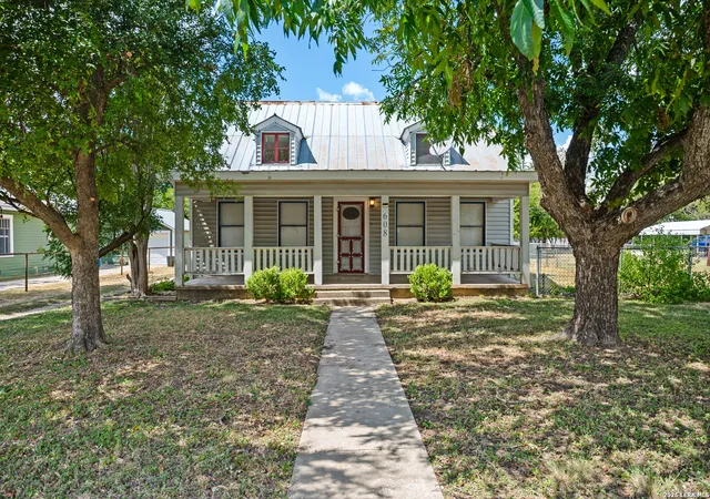Photo 1 of Single family home for sale at 608 Tivy St, Kerrville, TX 78028 | MLS# 2016186 | Listing updated on 2026-10-07