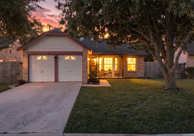 Photo 1 of Sale Pending at 392 Wagon Xing, Universal City, TX 78148 | MLS# 2016190 | Listing updated on 2026-09-29
