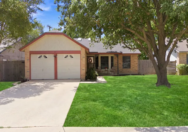Photo 2 of Sale Pending at 392 Wagon Xing, Universal City, TX 78148 | MLS# 2016190 | Listing updated on 2026-09-29
