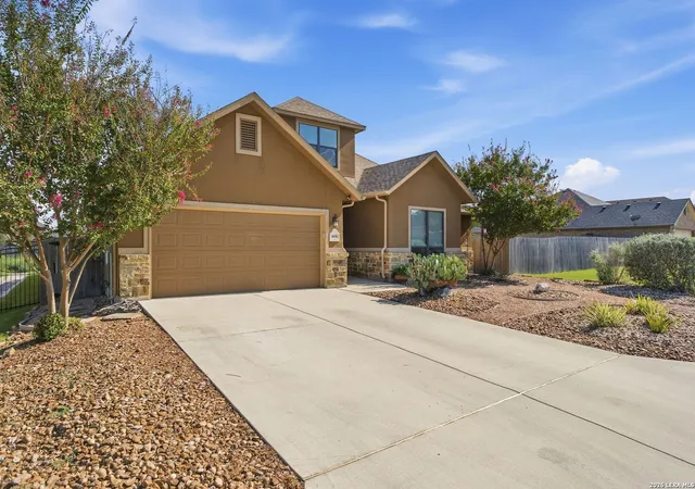 Photo 4 of Single family home for sale at 1635 Sun Bay Dr, New Braunfels, TX 78130 | MLS# 2016214 | Listing updated on 2026-10-05