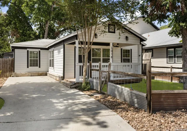Photo 2 of Single family home for sale at 2018 Katy St, New Braunfels, TX 78130 | MLS# 2016232 | Listing updated on 2026-09-23