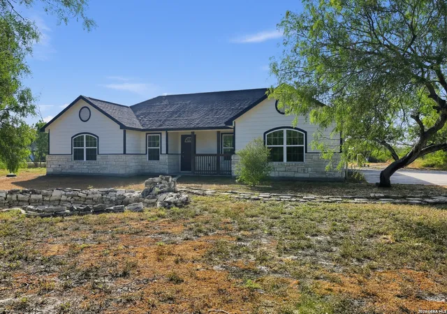 Photo 2 of Single family home for sale at 5769 Grand Lake Cir, Robstown, TX 78380 | MLS# 2016238 | Listing updated on 2026-09-23