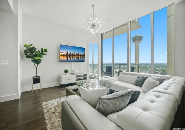 Condo for sale at 610 E Market #UNIT 2909, San Antonio, TX 78205 | MLS# 2016240