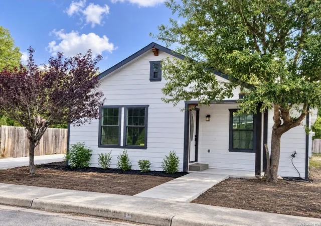 Photo 2 of Single family home for sale at 910 Potomac, San Antonio, TX 78202 | MLS# 2016247 | Listing updated on 2026-10-06