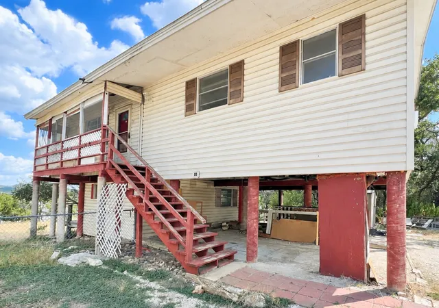 Photo 3 of Single family home for sale at 1435 Hillcrest Forest, Canyon Lake, TX 78133 | MLS# 2016249 | Listing updated on 2026-10-06