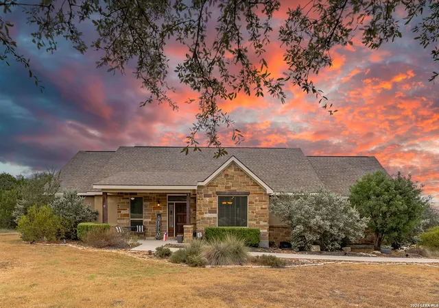 Photo 1 of Single family home for sale at 1126 Ensenada Dr, Canyon Lake, TX 78133 | MLS# 2016261 | Listing updated on 2026-10-29