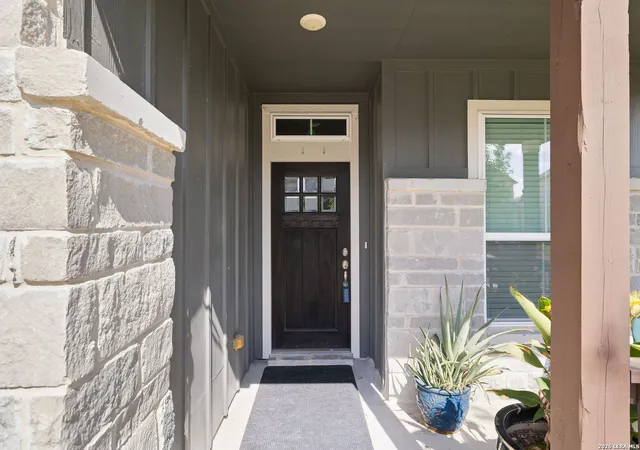 Photo 3 of Single family home for sale at 7016 Oldham Clf, Schertz, TX 78108 | MLS# 2016279 | Listing updated on 2026-09-24