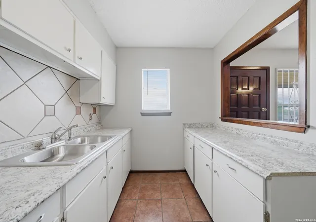 Photo 3 of Condo for sale at 911 Vance Jackson Rd #204, San Antonio, TX 78201 | MLS# 2016287 | Listing updated on 2026-09-24