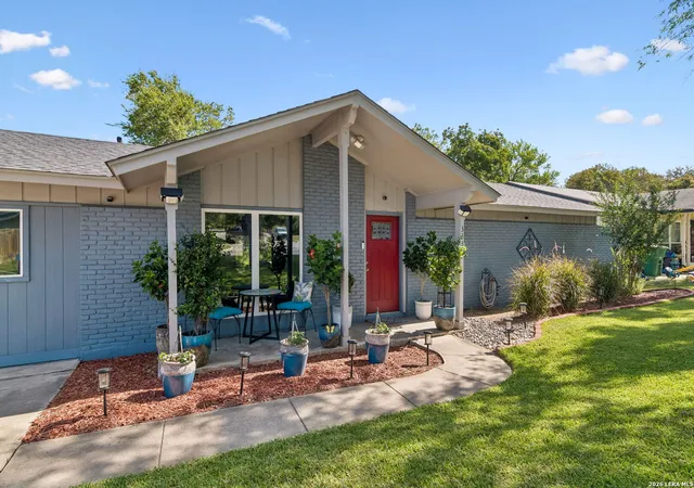 Photo 3 of Single family home for sale at 3331 Deer Crk, San Antonio, TX 78230 | MLS# 2016291 | Listing updated on 2026-09-28