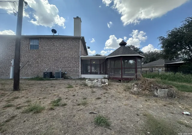 Photo 3 of Single family home for sale at 4131 Waterwood Pass Dr, Elmendorf, TX 78112 | MLS# 2016293 | Listing updated on 2026-09-24