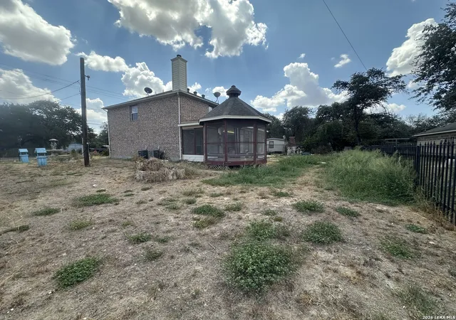 Photo 5 of Single family home for sale at 4131 Waterwood Pass Dr, Elmendorf, TX 78112 | MLS# 2016293 | Listing updated on 2026-09-24