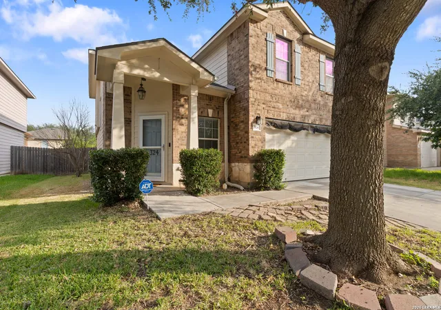 Photo 2 of Single family home for sale at 324 Wagon Wheel Way, Cibolo, TX 78108 | MLS# 2016323 | Listing updated on 2026-09-24
