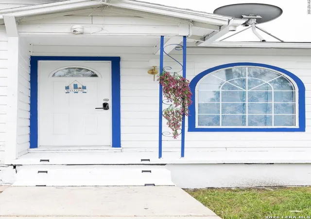 Photo 2 of Single family home for sale at 846 Brady Blvd, San Antonio, TX 78207 | MLS# 2016327 | Listing updated on 2026-09-14