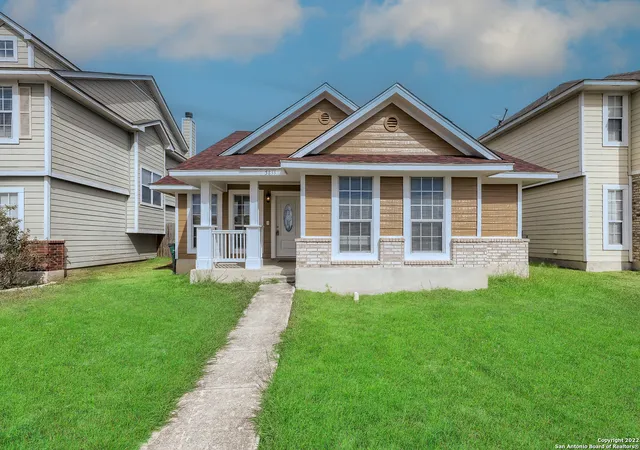 Photo 1 of Single family home for sale at 5835 Midcrown Dr, San Antonio, TX 78218 | MLS# 2016373 | Listing updated on 2026-09-25