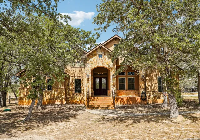 Photo 2 of Single family home for sale at 129 Hidden Forest Dr, La Vernia, TX 78121 | MLS# 2016379 | Listing updated on 2026-09-25