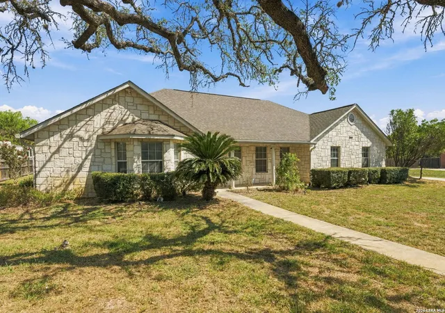 Photo 1 of Single family home for sale at 1630 Parkview, Pleasanton, TX 78064 | MLS# 2016392 | Listing updated on 2026-09-25