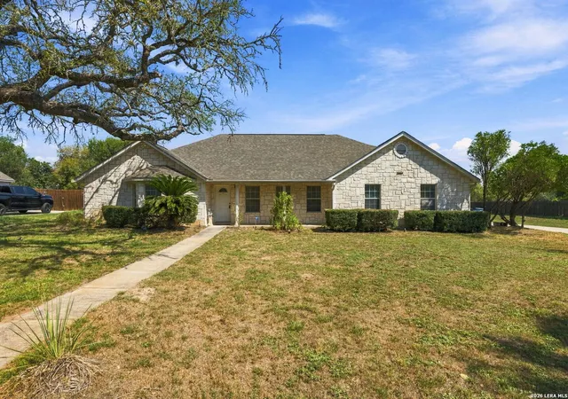 Photo 2 of Single family home for sale at 1630 Parkview, Pleasanton, TX 78064 | MLS# 2016392 | Listing updated on 2026-09-25
