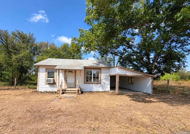 Single family home for sale at 19391 Fm 471 S, Natalia, TX 78059 | MLS# 2016404
