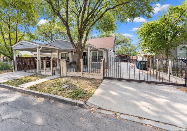 Photo 3 of Single family home for sale at 1634 Santa Monica St, San Antonio, TX 78201 | MLS# 2016414 | Listing updated on 2026-09-25