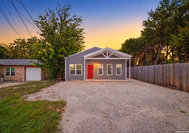 Photo 2 of Single family home for sale at 464 Pecan Row, Canyon Lake, TX 78132 | MLS# 2016436 | Listing updated on 2026-09-26