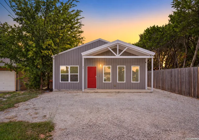 Photo 3 of Single family home for sale at 464 Pecan Row, Canyon Lake, TX 78132 | MLS# 2016436 | Listing updated on 2026-09-26