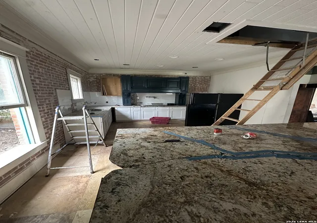 Photo 3 of Multi family home for sale at 2247 N Interstate 35, San Antonio, TX 78208 | MLS# 2016437 | Listing updated on 2026-09-25