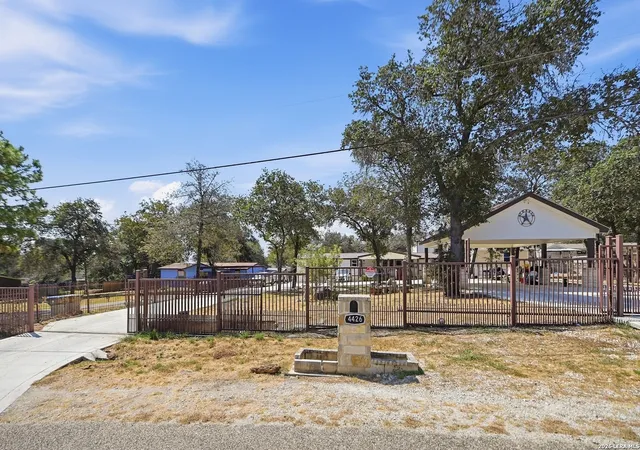 Photo 1 of Single family home for sale at 4426 Lost Hills, Elmendorf, TX 78112 | MLS# 2016444 | Listing updated on 2026-10-03