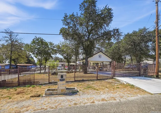 Photo 2 of Single family home for sale at 4426 Lost Hills, Elmendorf, TX 78112 | MLS# 2016444 | Listing updated on 2026-10-03