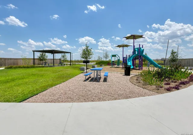 Photo 3 of Single family home for sale at 128 Yale St, Seguin, TX 78155 | MLS# 2016445 | Listing updated on 2026-10-06