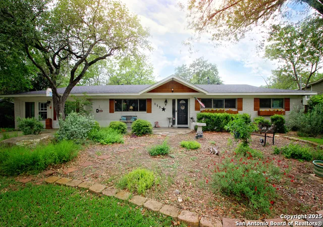 Photo 1 of Single family home for sale at 113 Adobe Dr, Castle Hills, TX 78213 | MLS# 2016551 | Listing updated on 2026-10-28