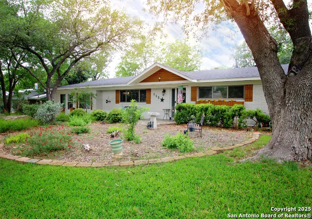 Photo 3 of Single family home for sale at 113 Adobe Dr, Castle Hills, TX 78213 | MLS# 2016551 | Listing updated on 2026-10-28