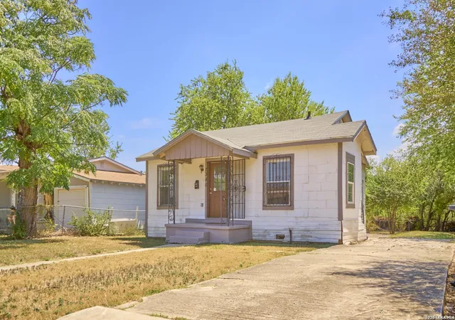 Photo 3 of Single family home for sale at 2346 Burnet St, San Antonio, TX 78202 | MLS# 2016563 | Listing updated on 2026-09-23